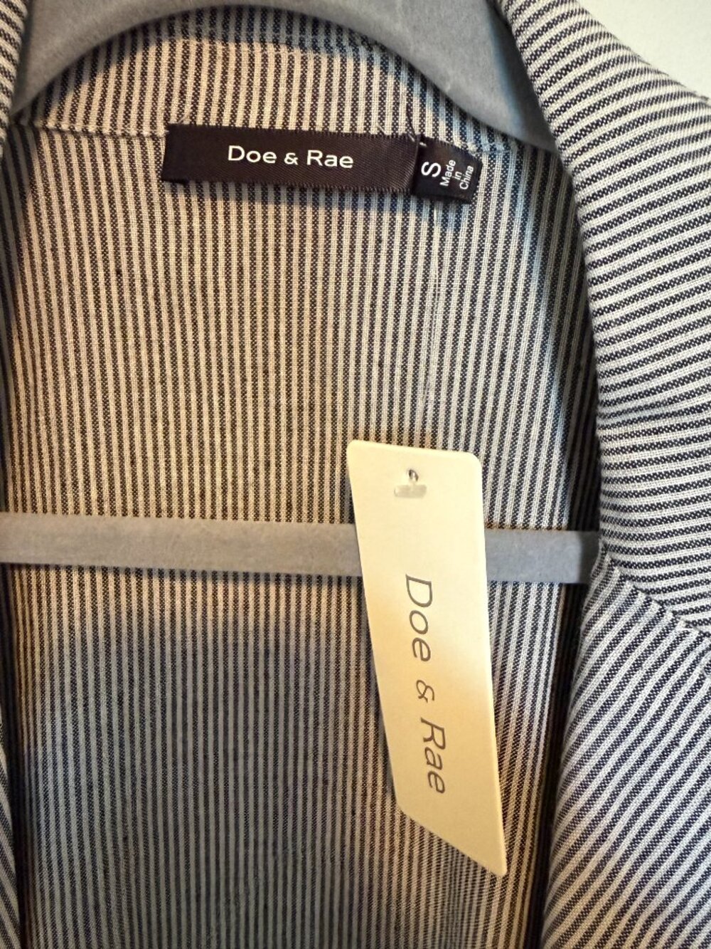 Doe & Rae Striped Blazer Size S Navy Gray 3/4 Sleeve Lightweight Workwear NWT - Picture 4 of 4
